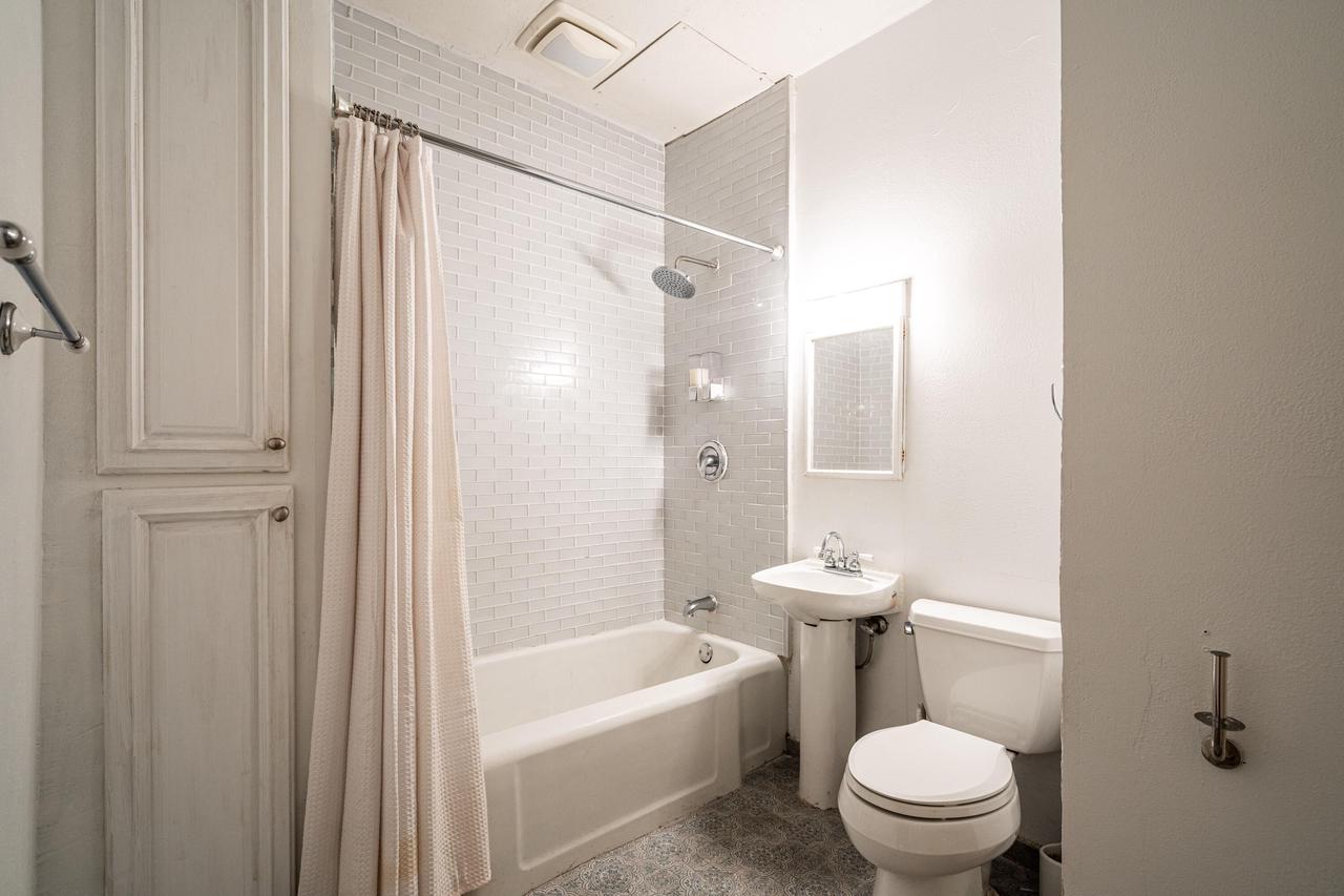 2988 S Herman Street Unit: 2990