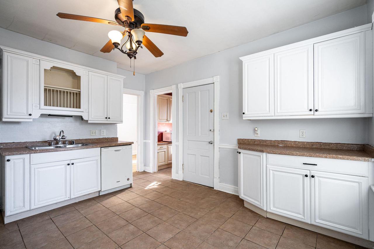 2988 S Herman Street Unit: 2990