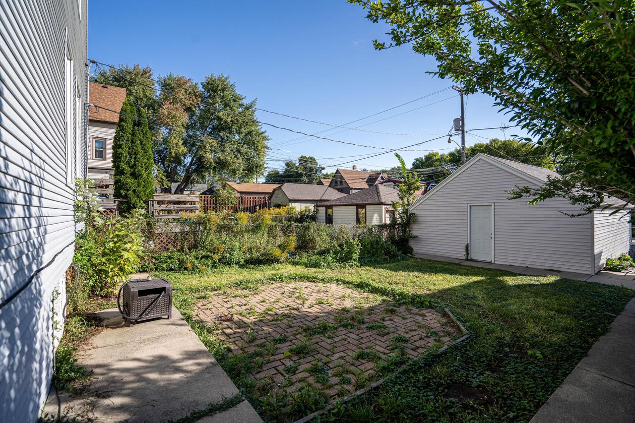 2988 S Herman Street Unit: 2990