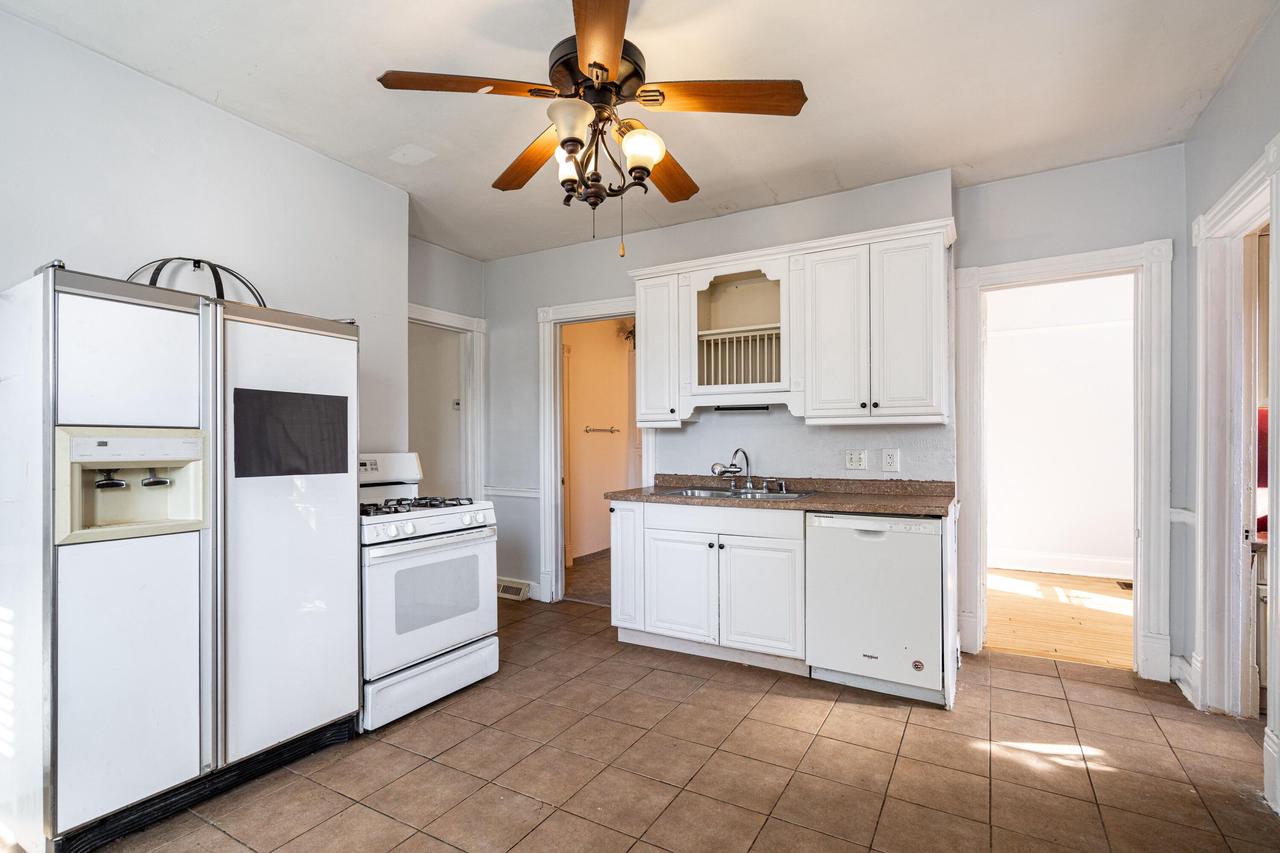 2988 S Herman Street Unit: 2990