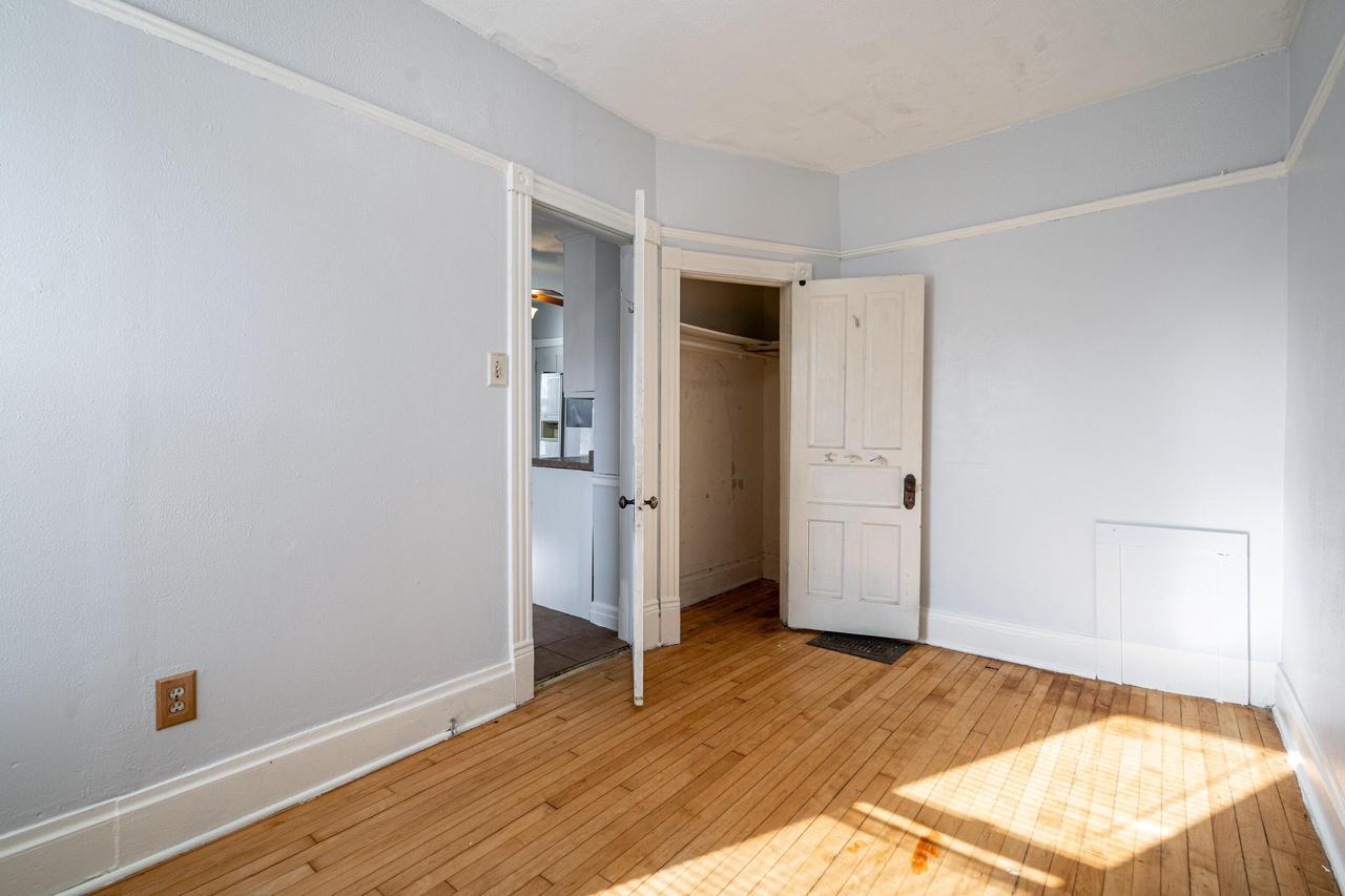 2988 S Herman Street Unit: 2990