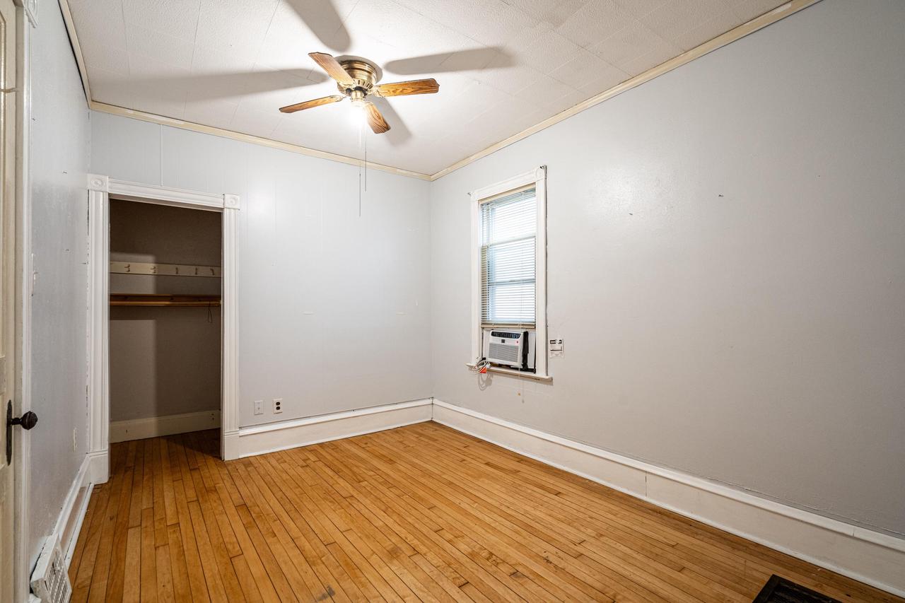 2988 S Herman Street Unit: 2990