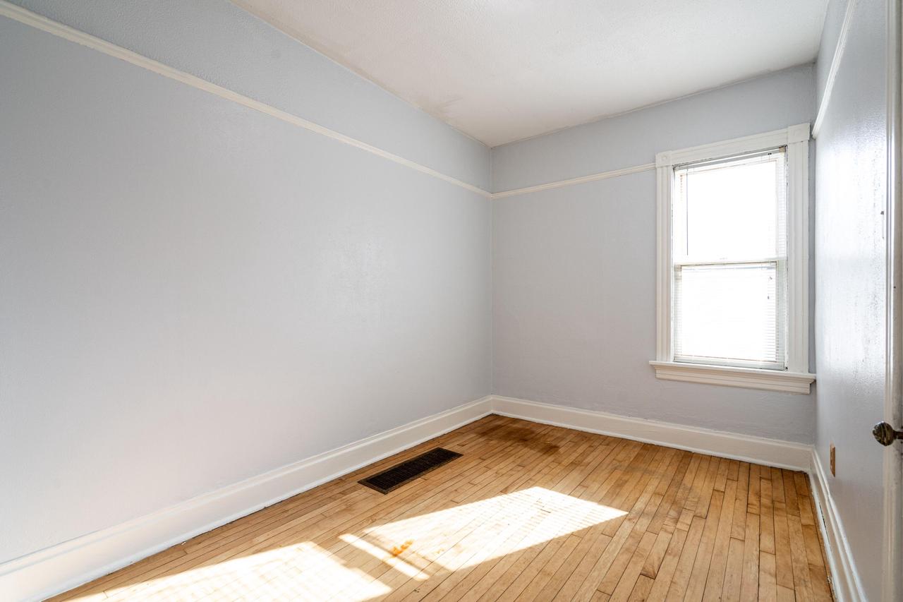 2988 S Herman Street Unit: 2990