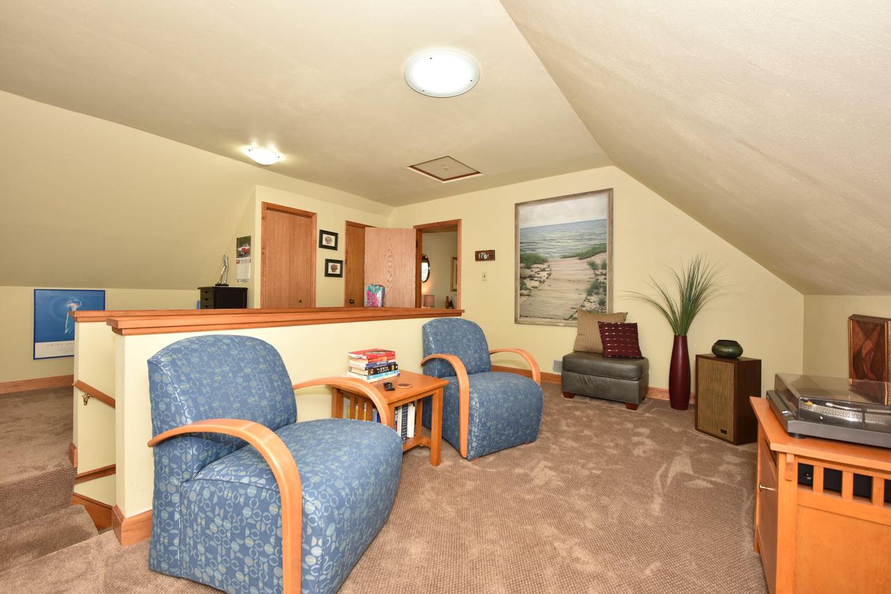 3941 E Morris Avenue