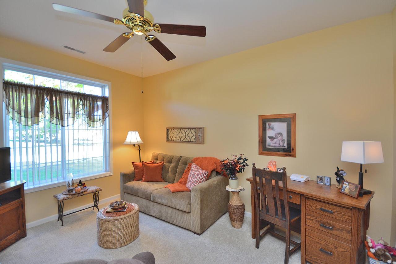 W398N5923 Autumn Woods DRIVE