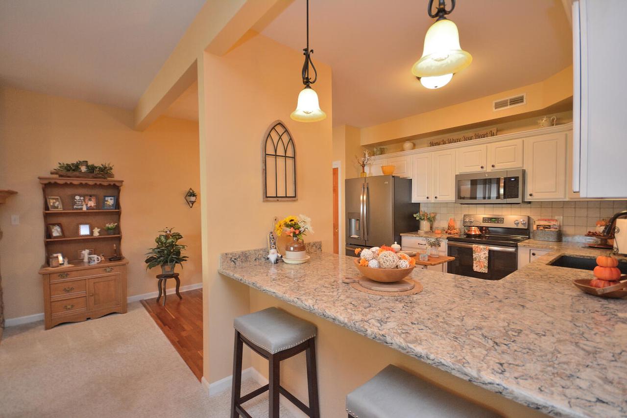 W398N5923 Autumn Woods DRIVE