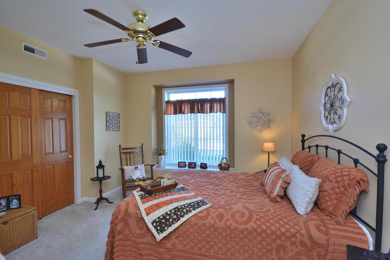 W398N5923 Autumn Woods DRIVE