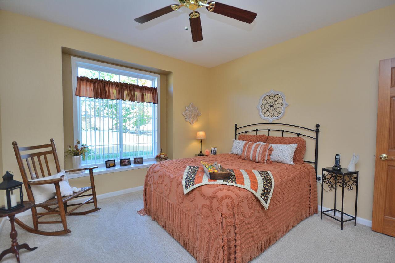 W398N5923 Autumn Woods DRIVE