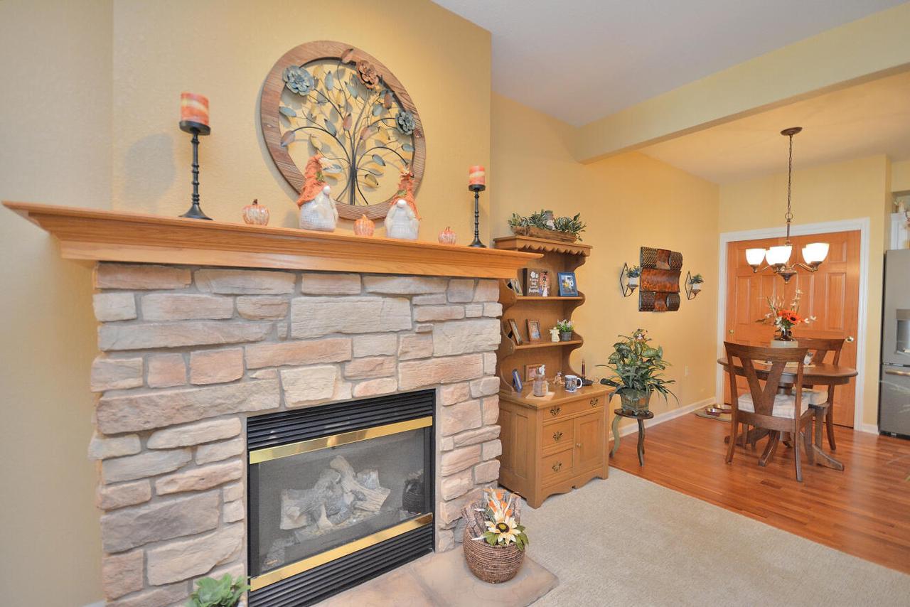 W398N5923 Autumn Woods DRIVE