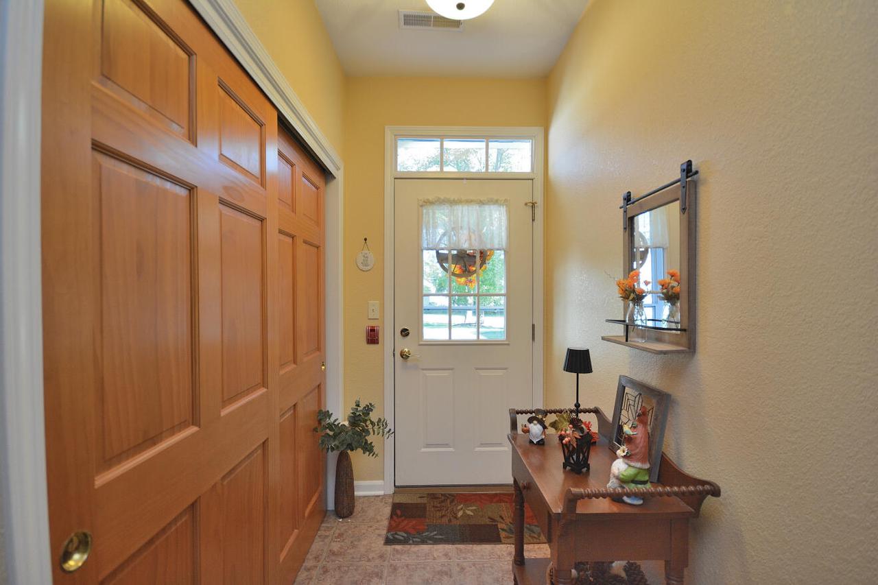 W398N5923 Autumn Woods DRIVE