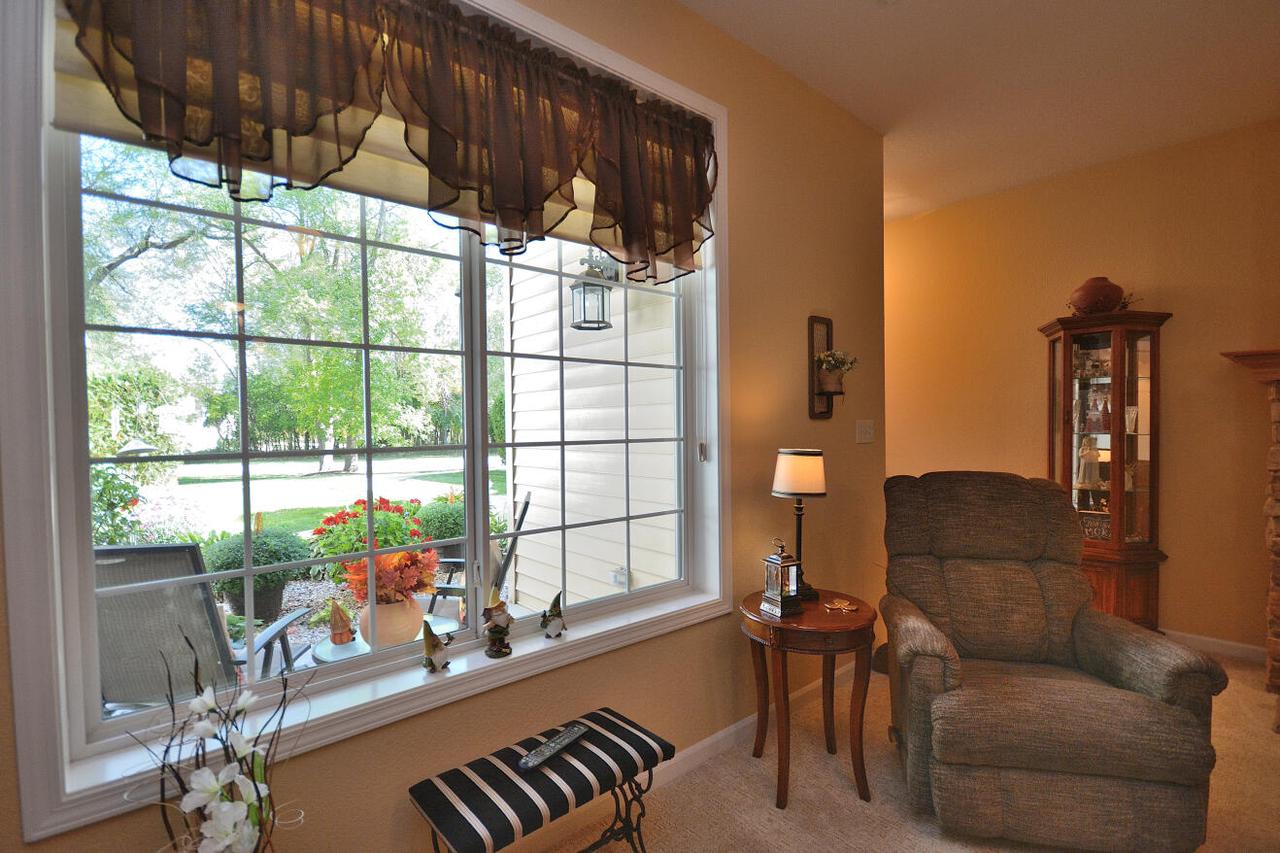 W398N5923 Autumn Woods DRIVE