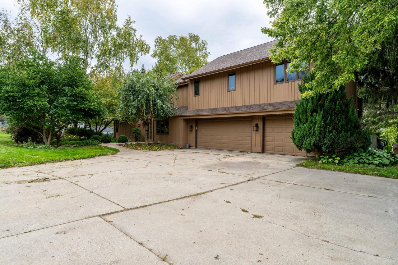 10057 Flagstone Drive