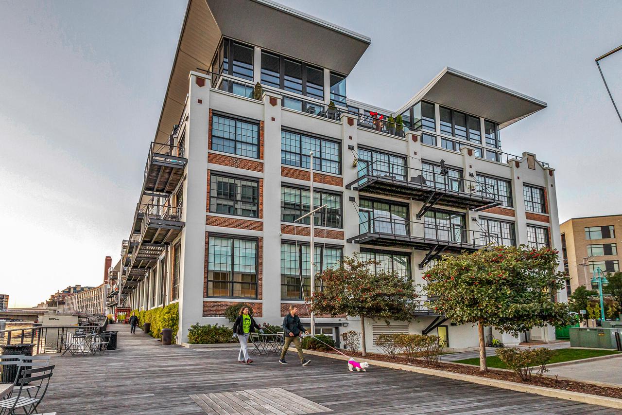 311 E Erie Street Unit: 418