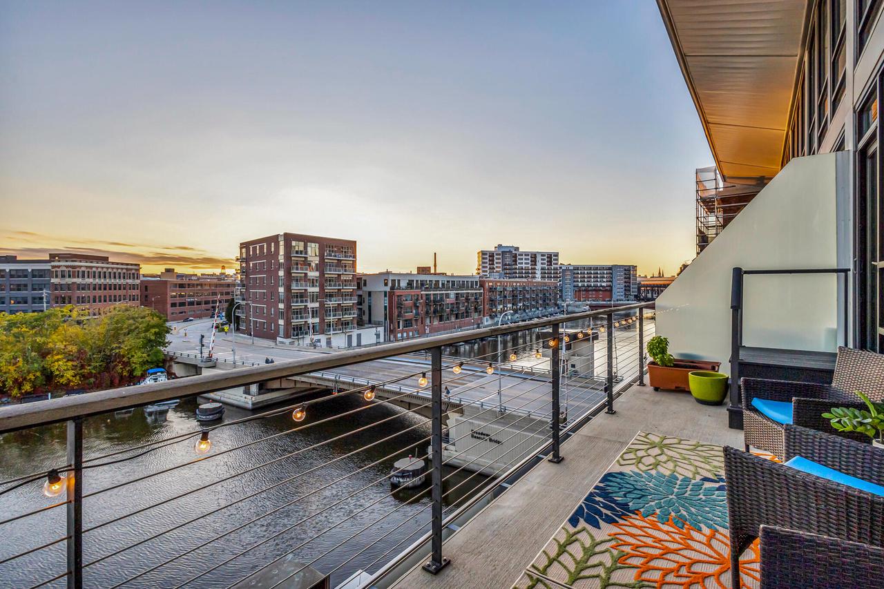 311 E Erie Street Unit: 418