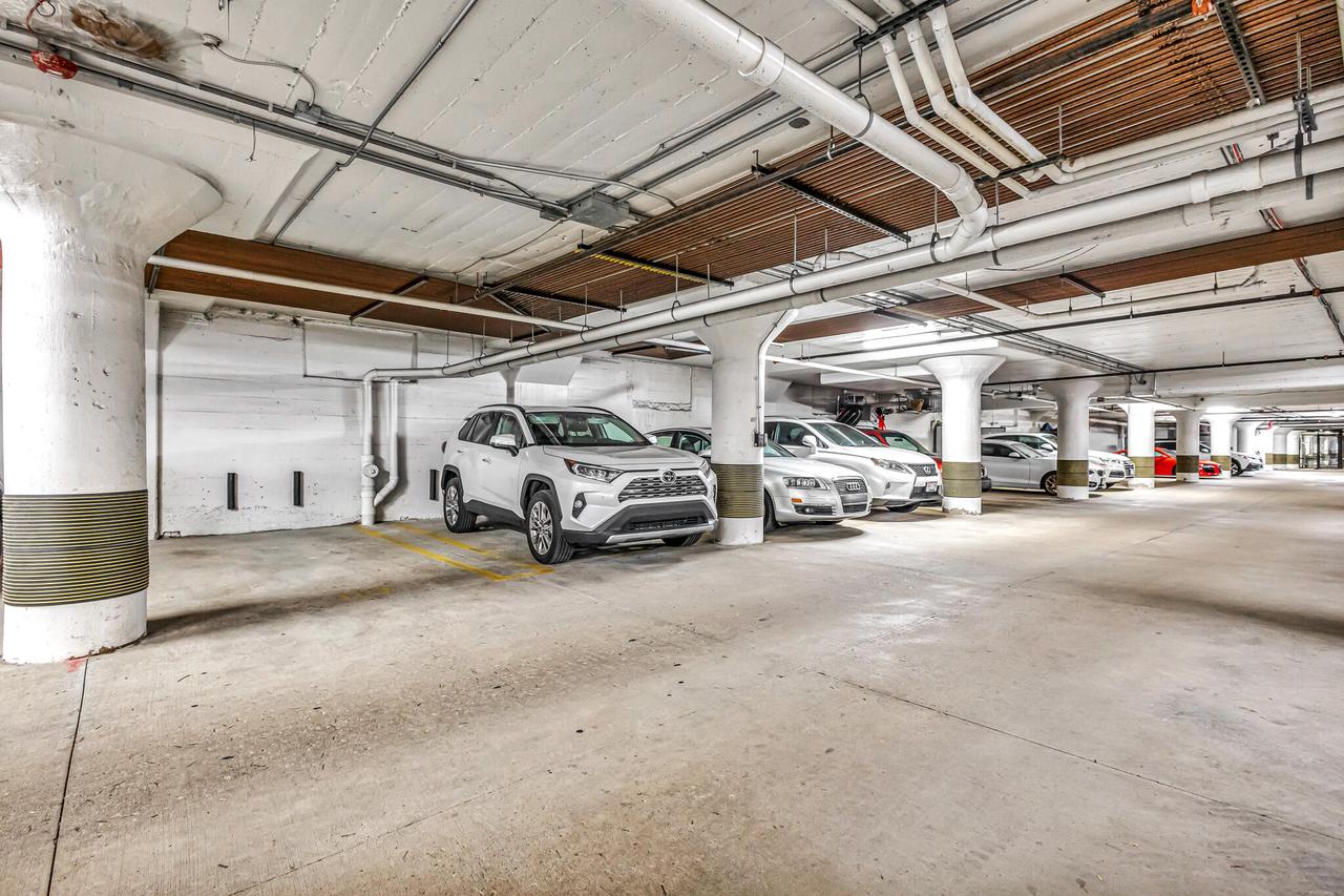 311 E Erie Street Unit: 418