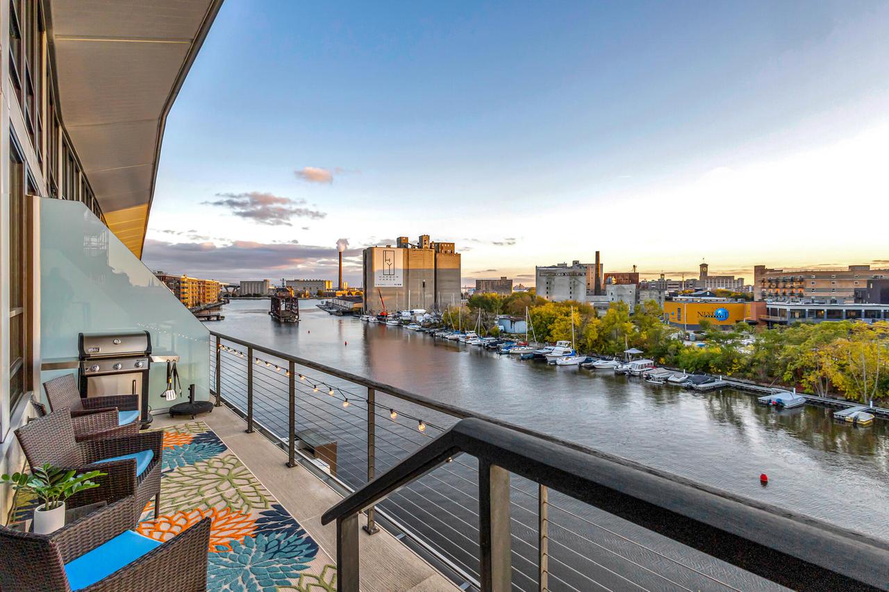 311 E Erie Street Unit: 418