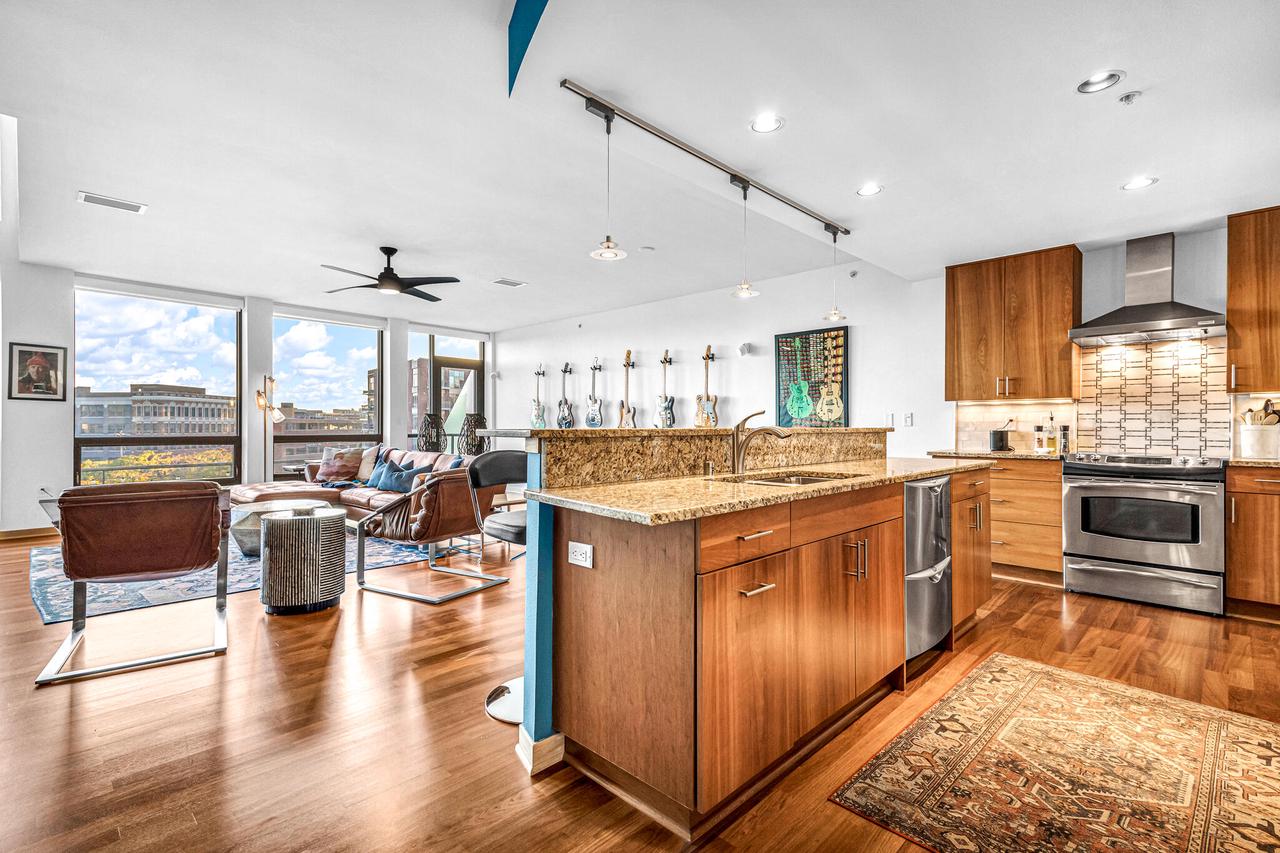 311 E Erie Street Unit: 418