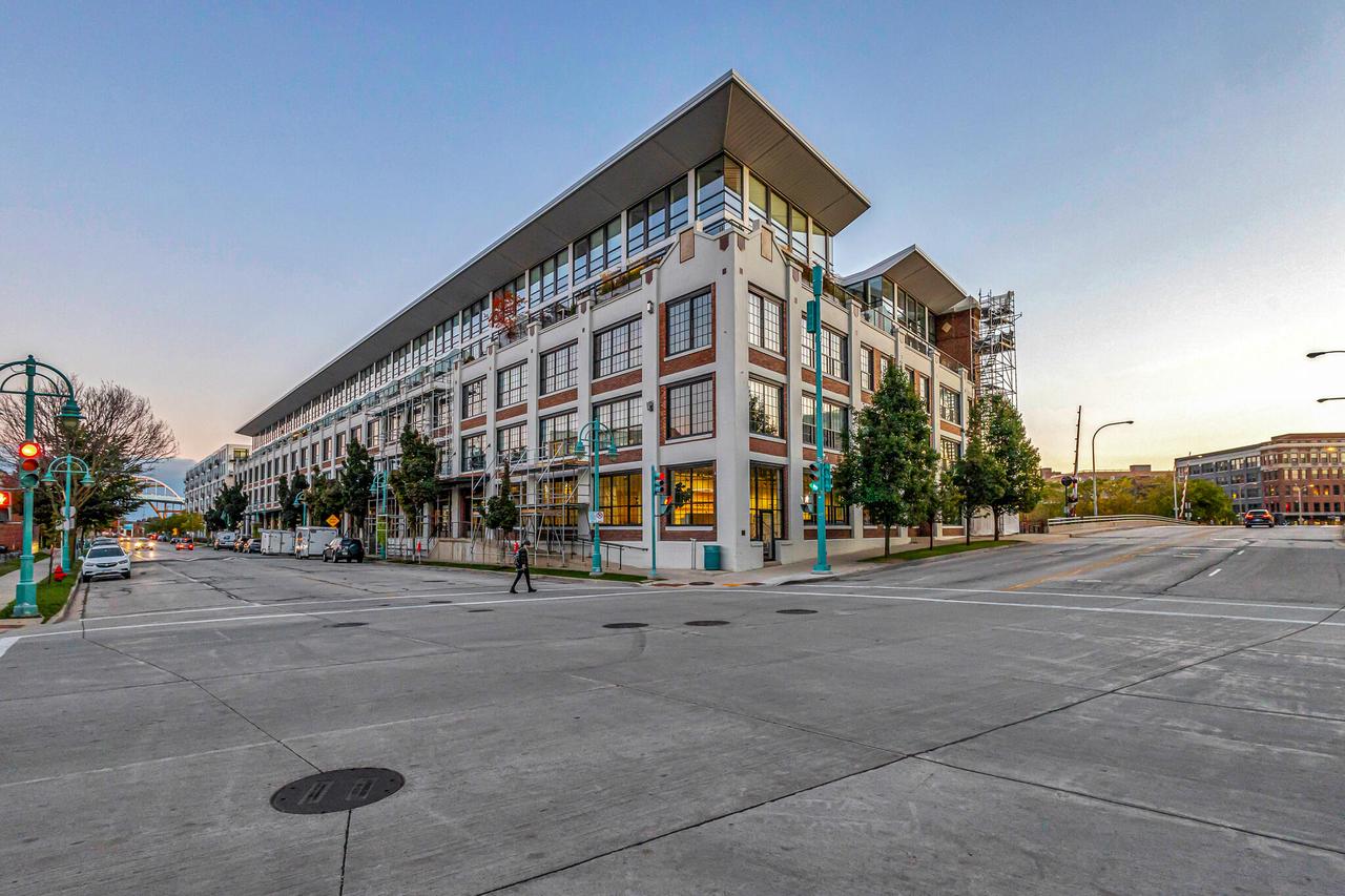 311 E Erie Street Unit: 418