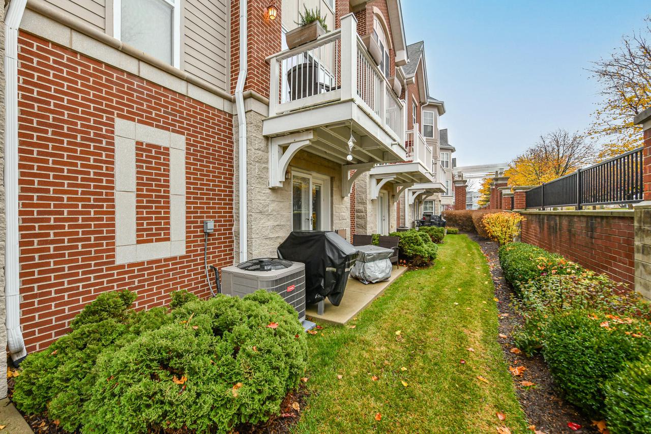 3856 S Lake Drive Unit: 23