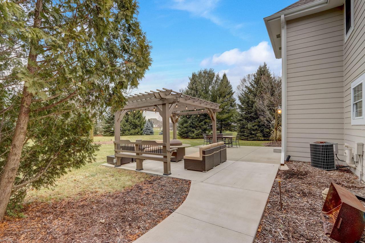 2335 North Forest RUN