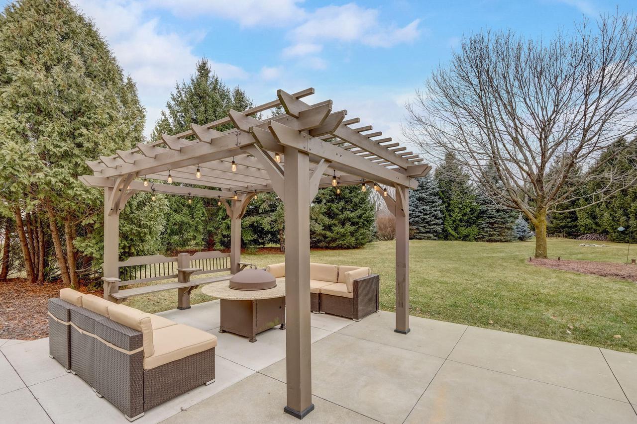 2335 North Forest RUN