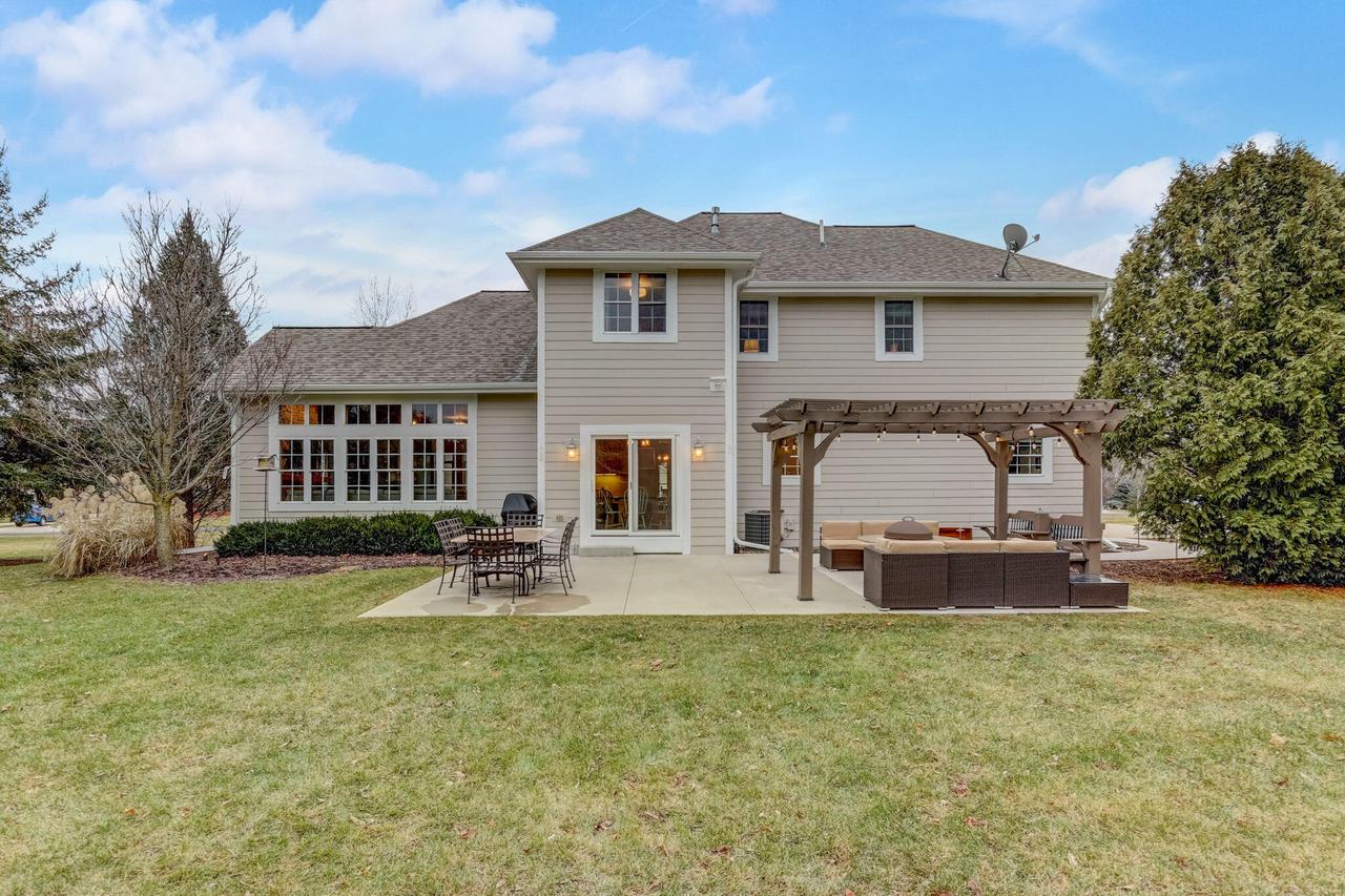 2335 North Forest RUN