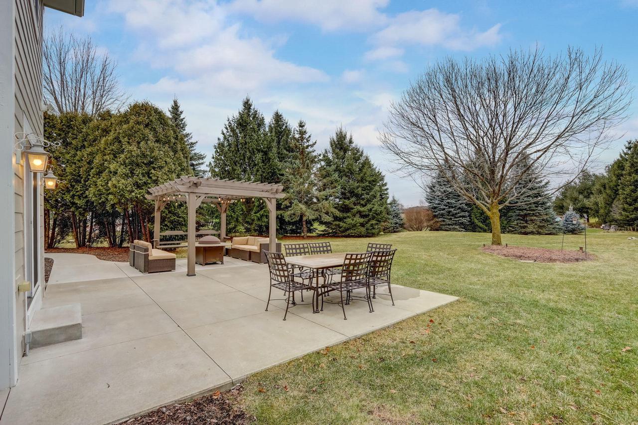 2335 North Forest RUN