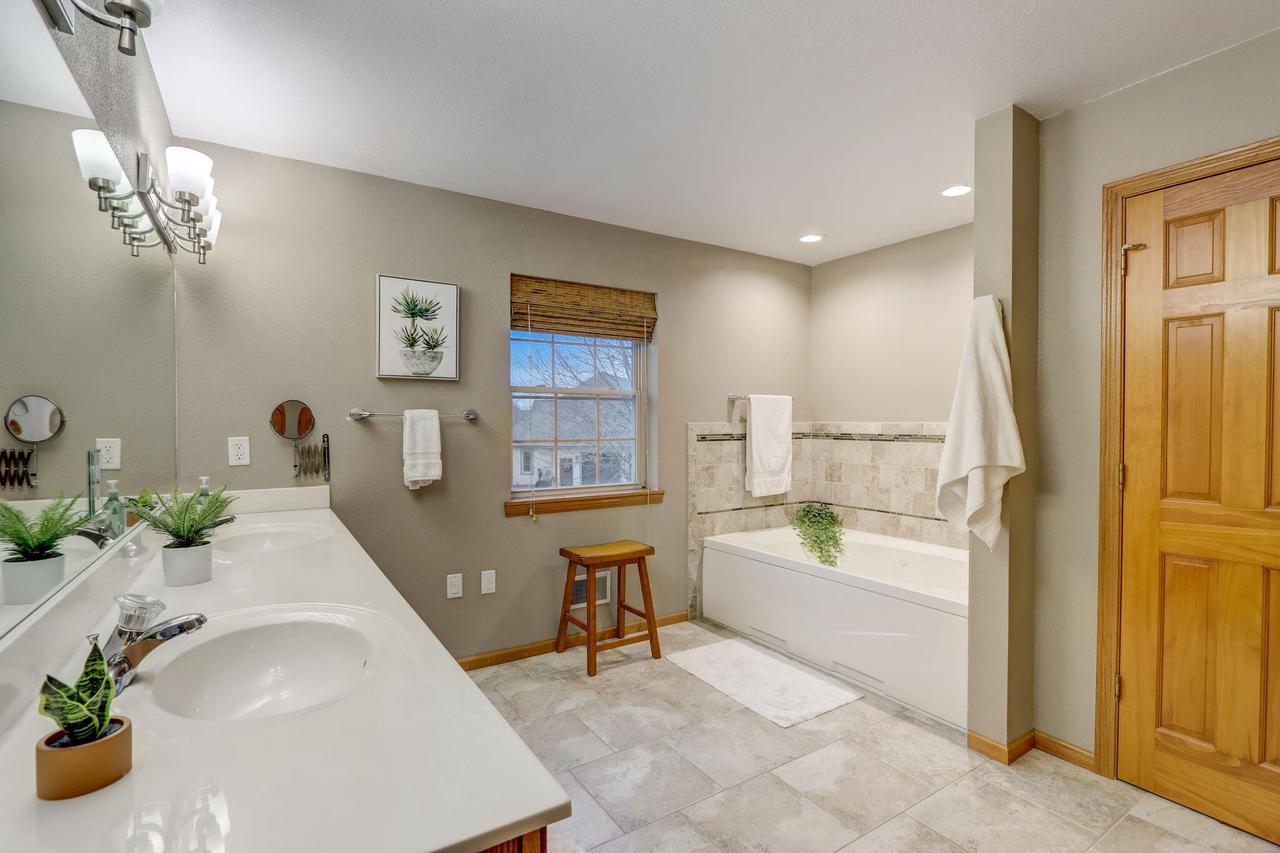 2335 North Forest RUN