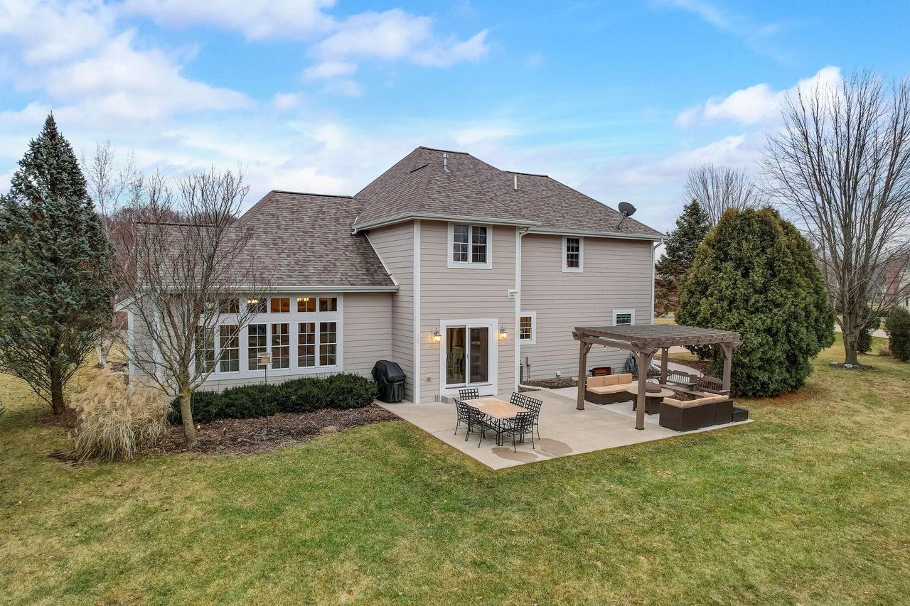 2335 North Forest RUN