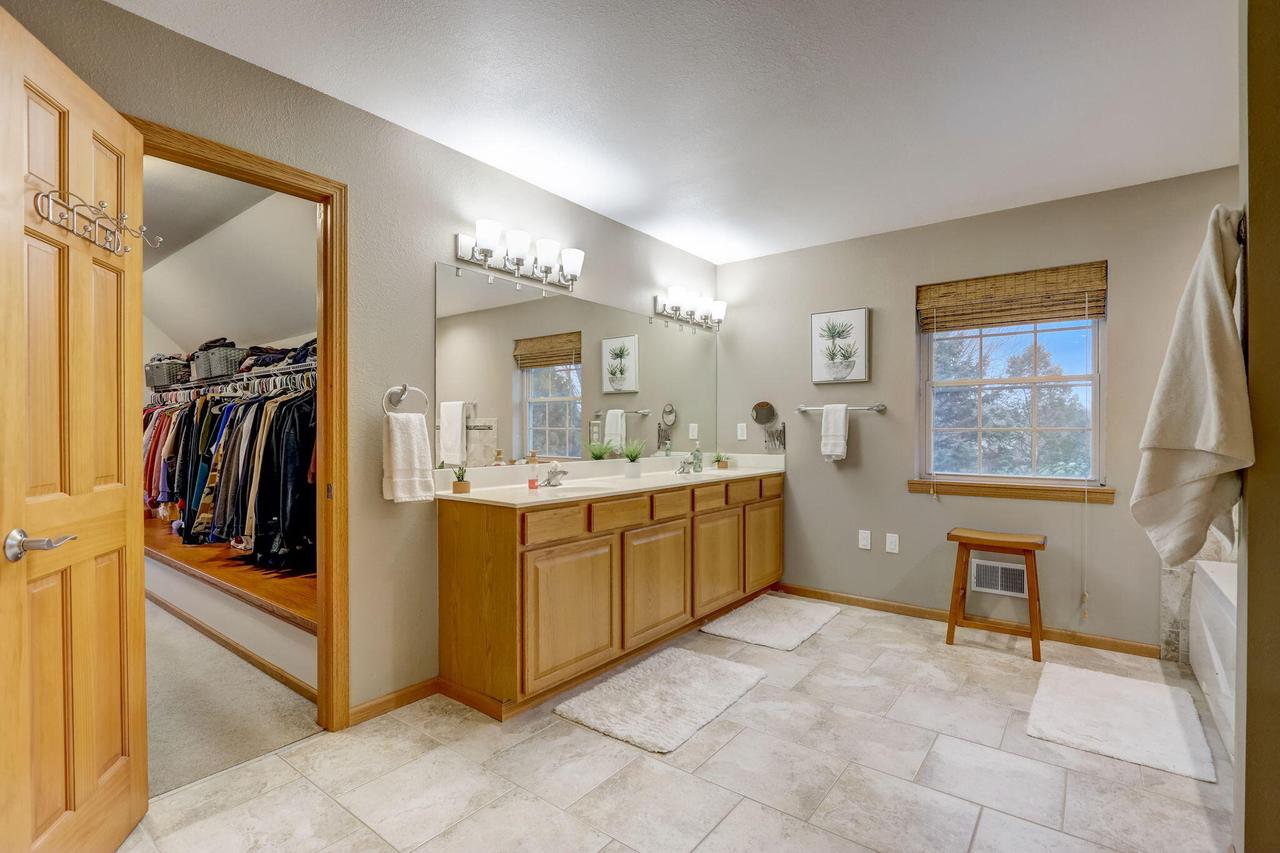 2335 North Forest RUN