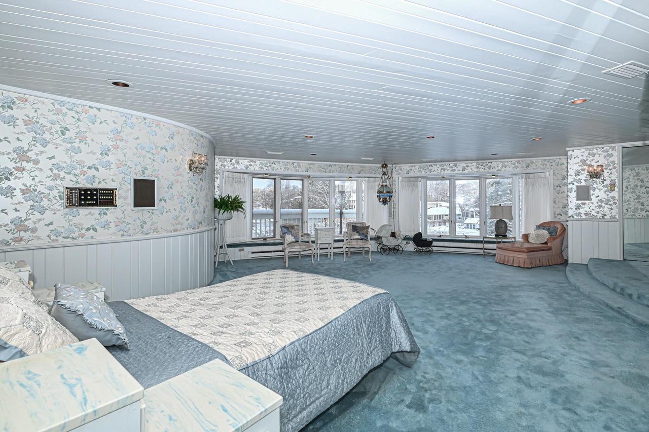 S68W18118 Island Drive