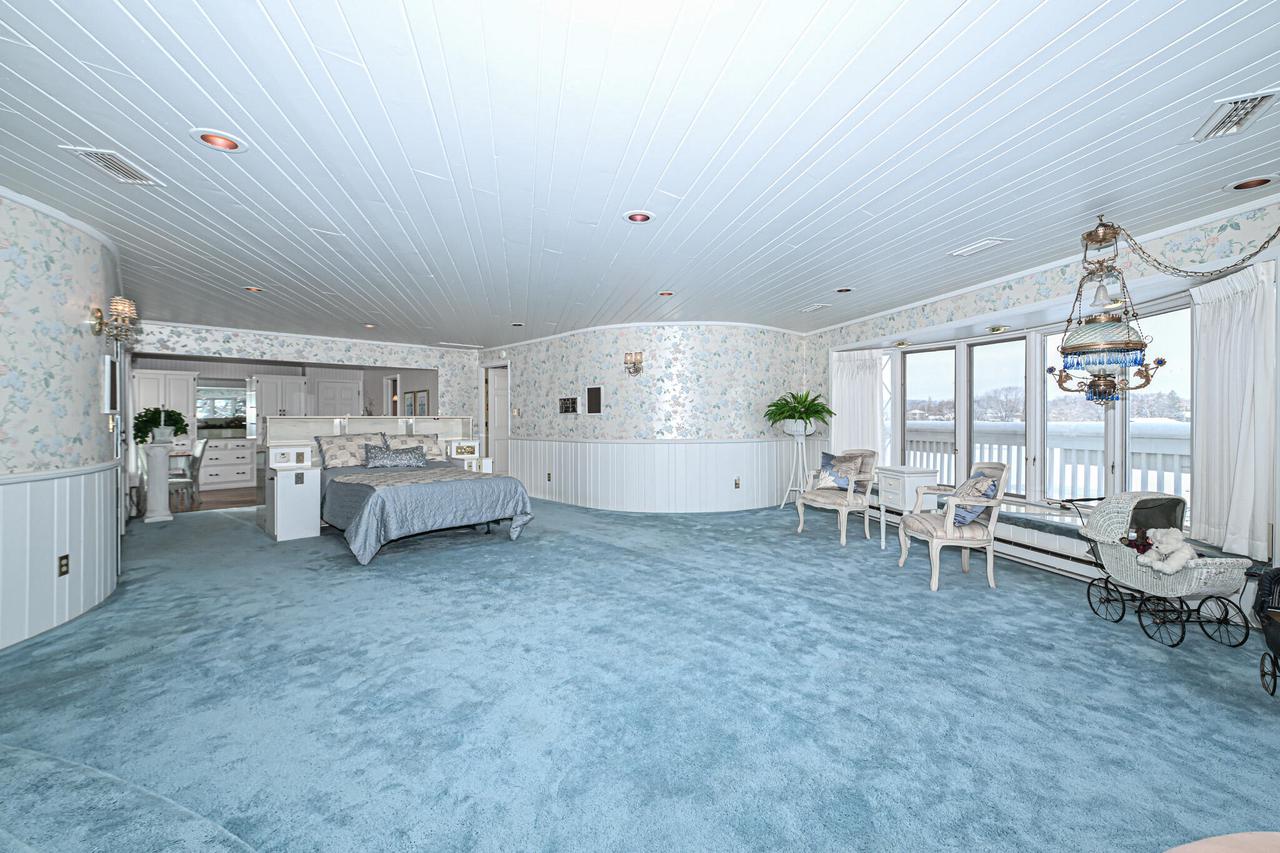 S68W18118 Island Drive