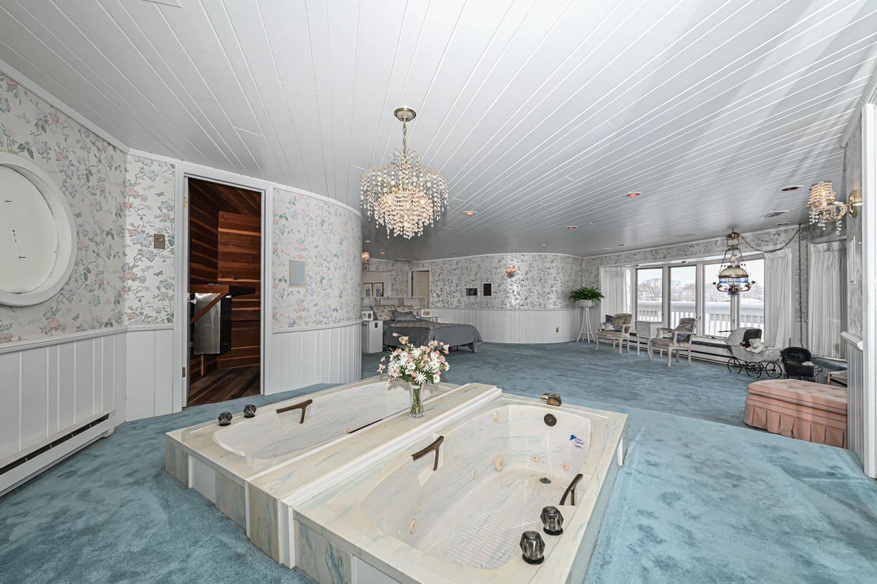 S68W18118 Island Drive