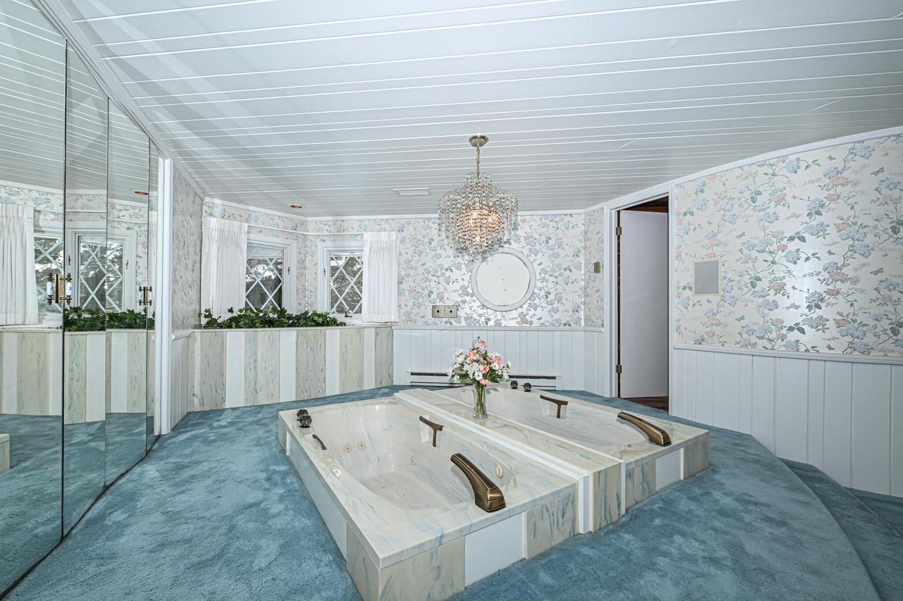 S68W18118 Island Drive