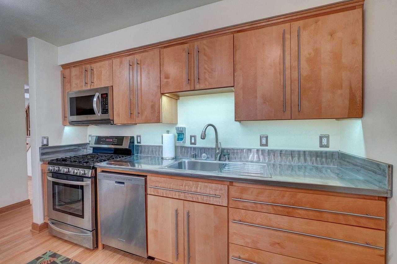 9136 W Michigan Street