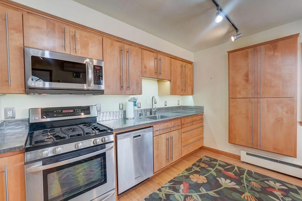 9136 W Michigan Street