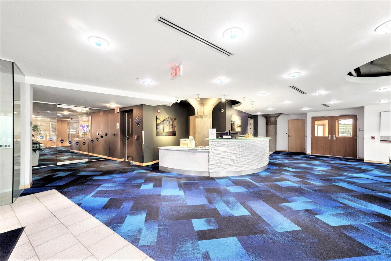 106 W Seeboth Street Unit: 520