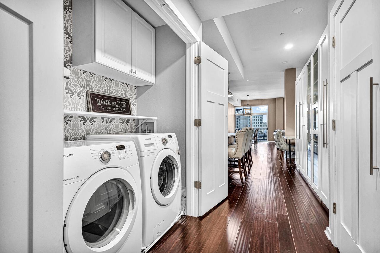 106 W Seeboth Street Unit: 520