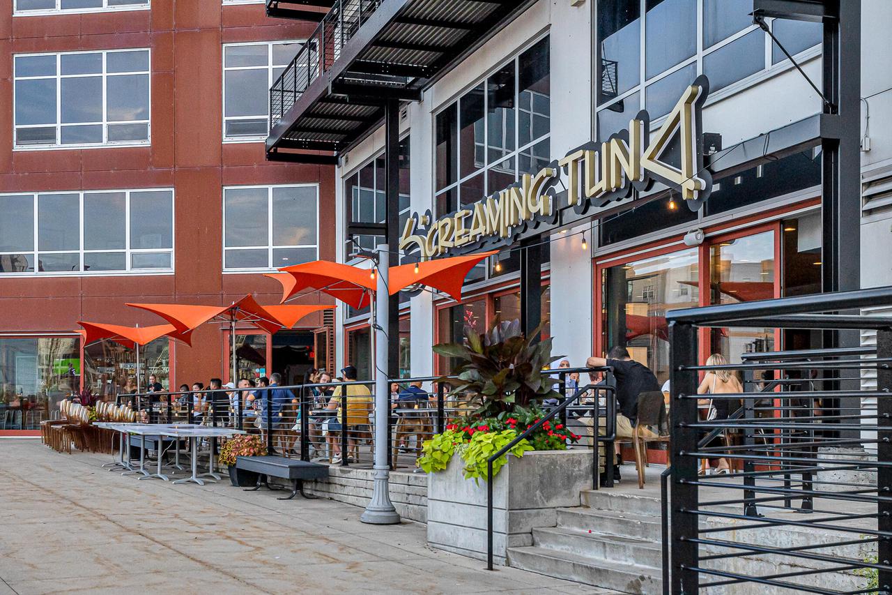 106 W Seeboth Street Unit: 520