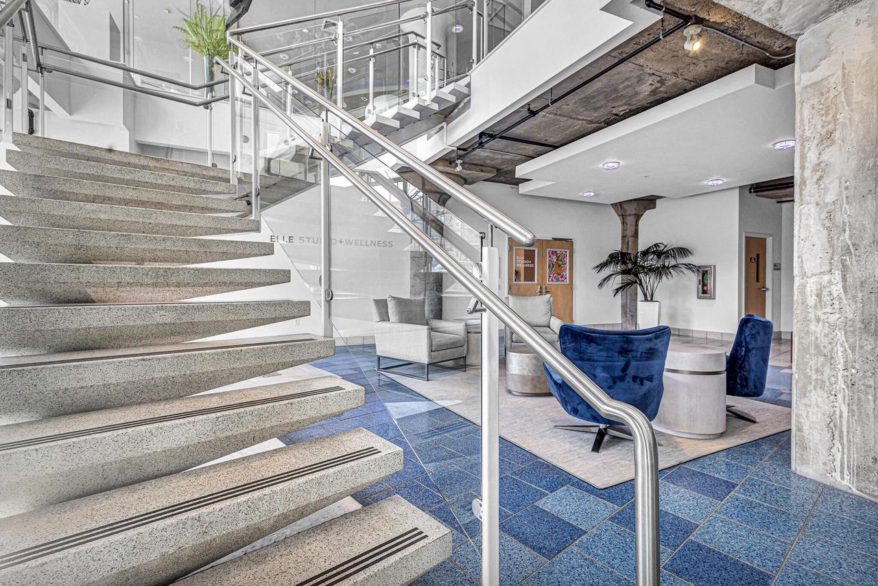 106 W Seeboth Street Unit: 520