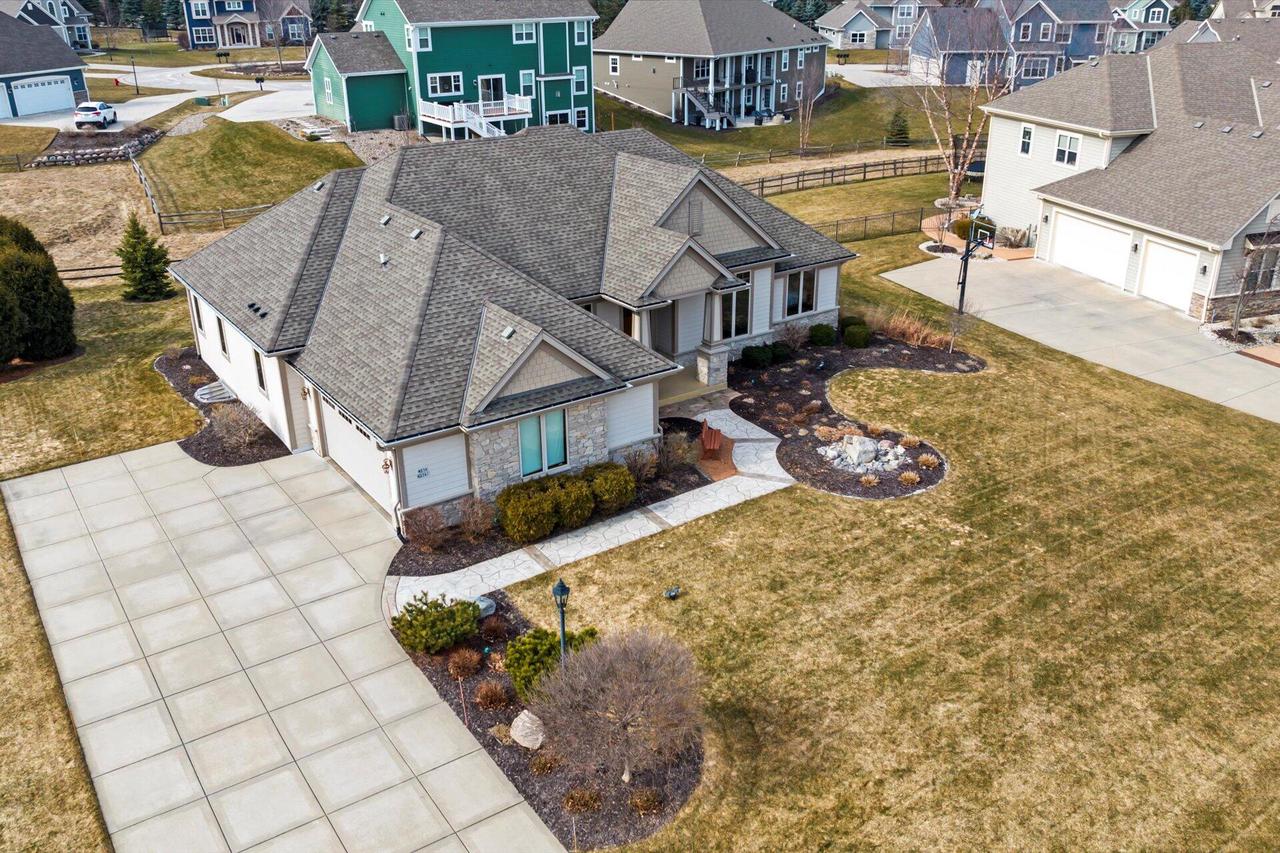 W238N2341 Talon DRIVE