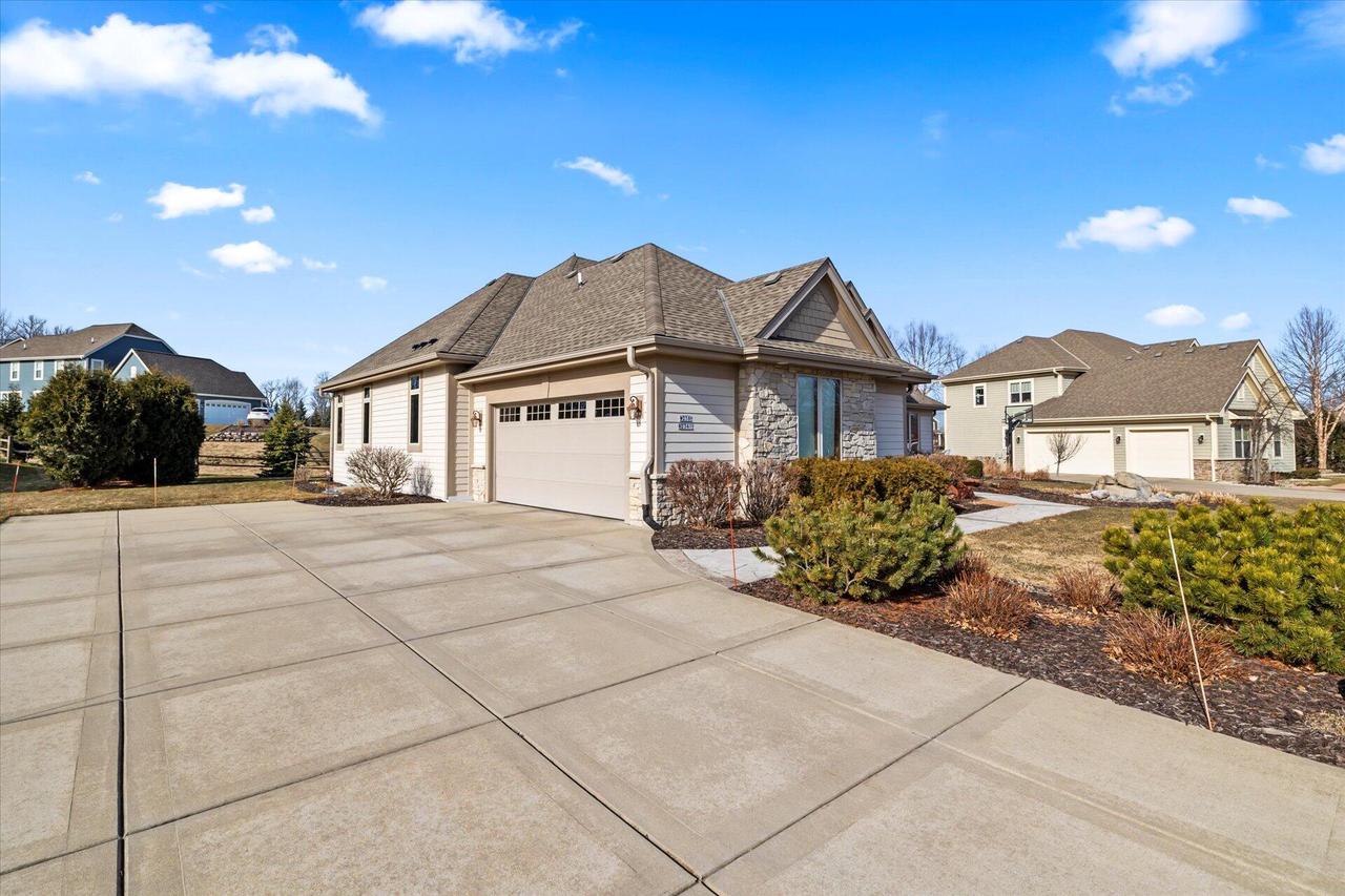 W238N2341 Talon DRIVE