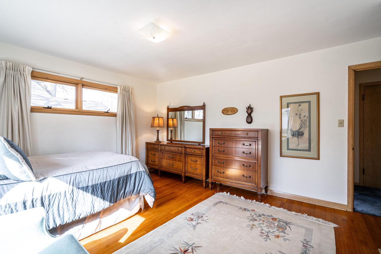 8621 Ravenswood CIRCLE