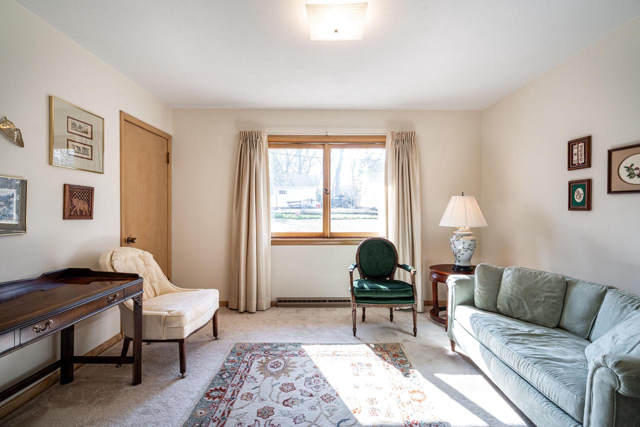 8621 Ravenswood CIRCLE