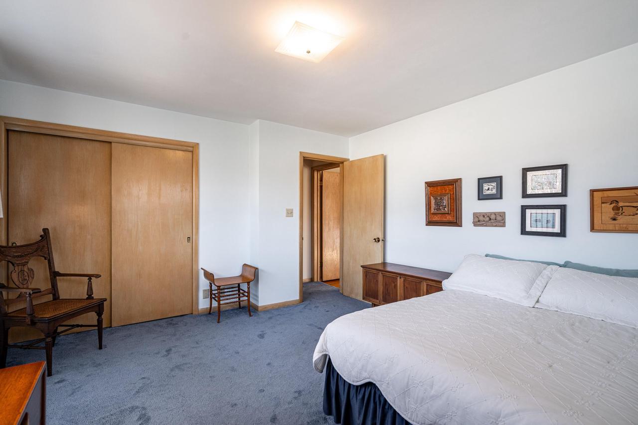 8621 Ravenswood CIRCLE