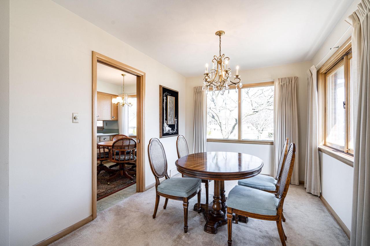 8621 Ravenswood CIRCLE