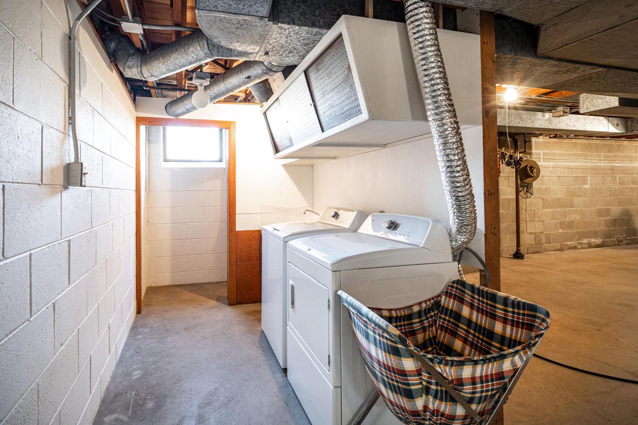 8621 Ravenswood CIRCLE