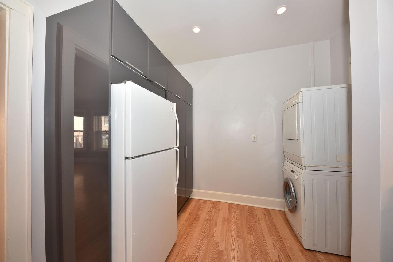 1704 East Kane PLACE D