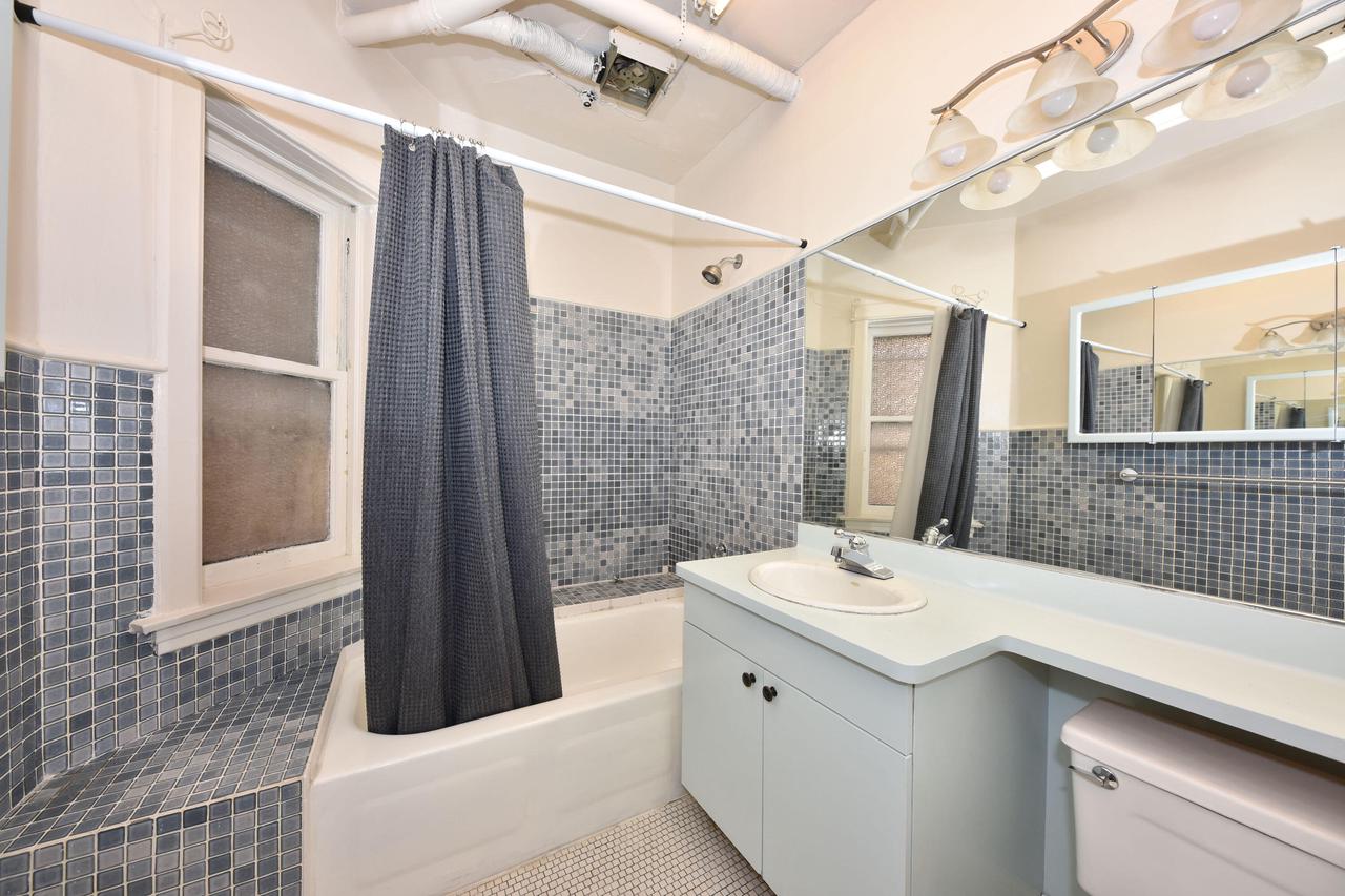 1704 East Kane PLACE D