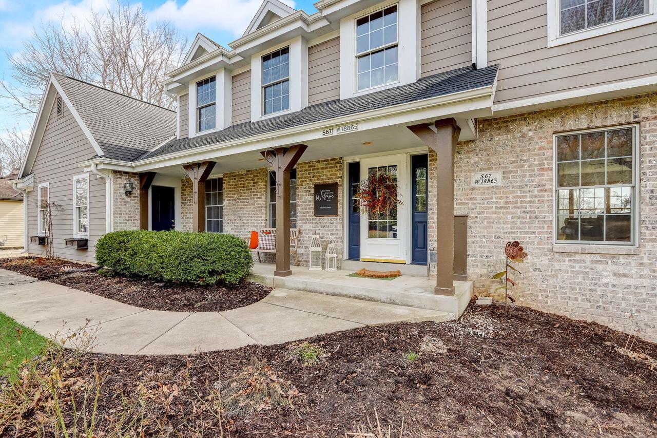 S67W18865 Steeplechase DRIVE